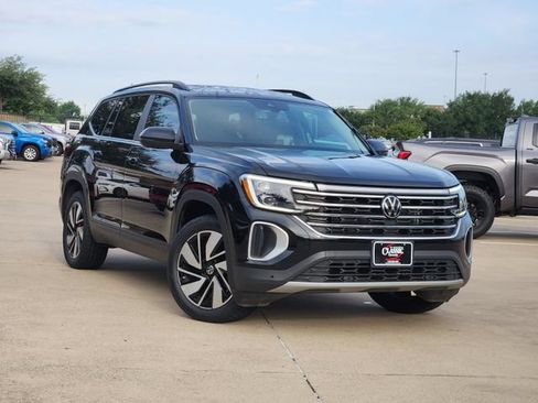 Used 2024 Volkswagen Atlas SE FWD image 2