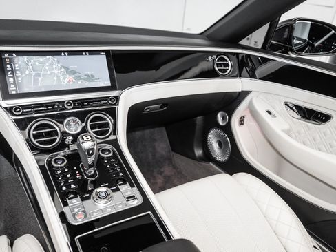 Certified 2020 Bentley Continental GT V8 AWD/4WD image 25