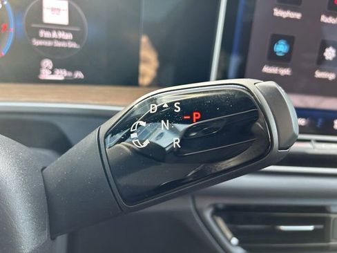 New 2026 Volkswagen Tiguan SEL R-Line AWD/4WD image 16