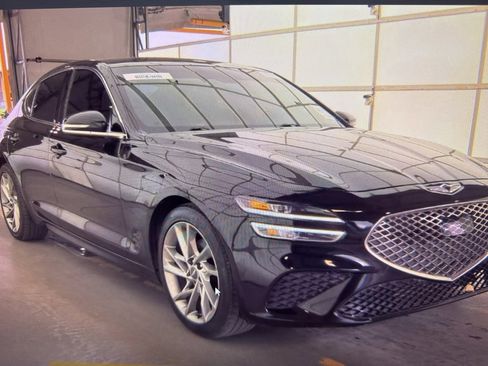 Used 2022 Genesis G70 2.0T image 4