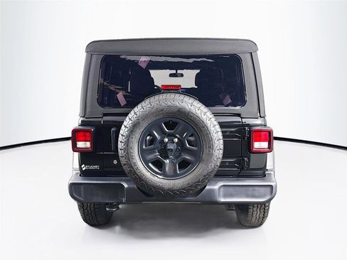 Used 2024 Jeep Wrangler Unlimited Sport AWD/4WD image 6
