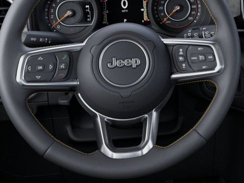 Used 2025 Jeep Wrangler Unlimited Sahara w/ Safety Group AWD/4WD image 19