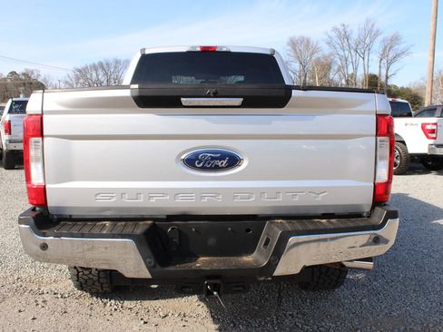 Used 2017 Ford F250 XLT w/ XLT Premium Package image 13
