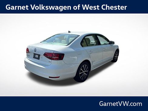 Used 2017 Volkswagen Jetta SE FWD image 5