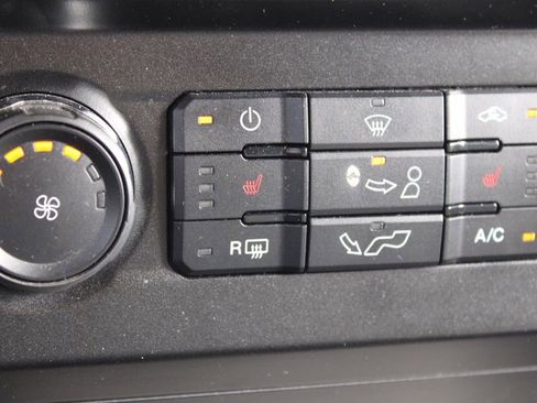 Used 2015 Ford F150 XLT w/ Equipment Group 302A Luxury image 38