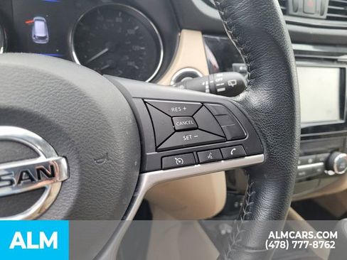 Used 2020 Nissan Rogue SV image 10