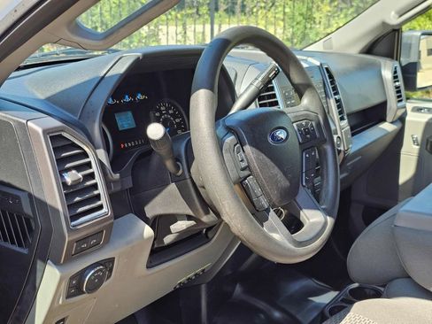 Used 2015 Ford F150 XLT w/ Trailer Tow Package image 12