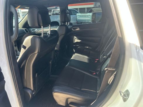 Used 2019 Jeep Grand Cherokee Altitude AWD/4WD image 17