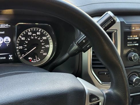 Used 2018 Nissan Titan SV AWD/4WD image 27