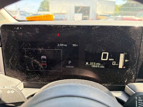 Used 2025 Nissan Kicks S AWD/4WD image 31