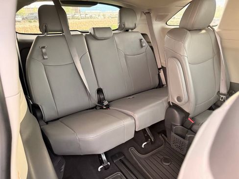 Used 2023 Toyota Sienna XLE w/ XLE Plus Package AWD/4WD image 31