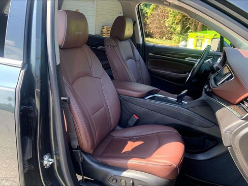 Used 2020 Buick Enclave Avenir w/ Avenir Technology Package FWD image 7