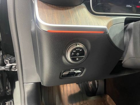 Certified 2026 Mercedes-Benz C 300 4MATIC Sedan image 19