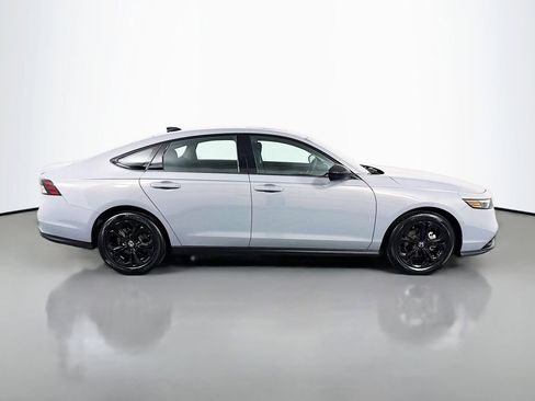 Used 2025 Honda Accord SE image 6