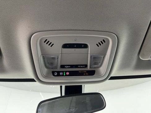 Used 2021 Chevrolet Traverse LT AWD/4WD image 32