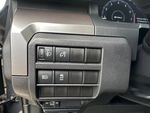 Used 2025 Toyota Tacoma TRD Sport AWD/4WD image 17