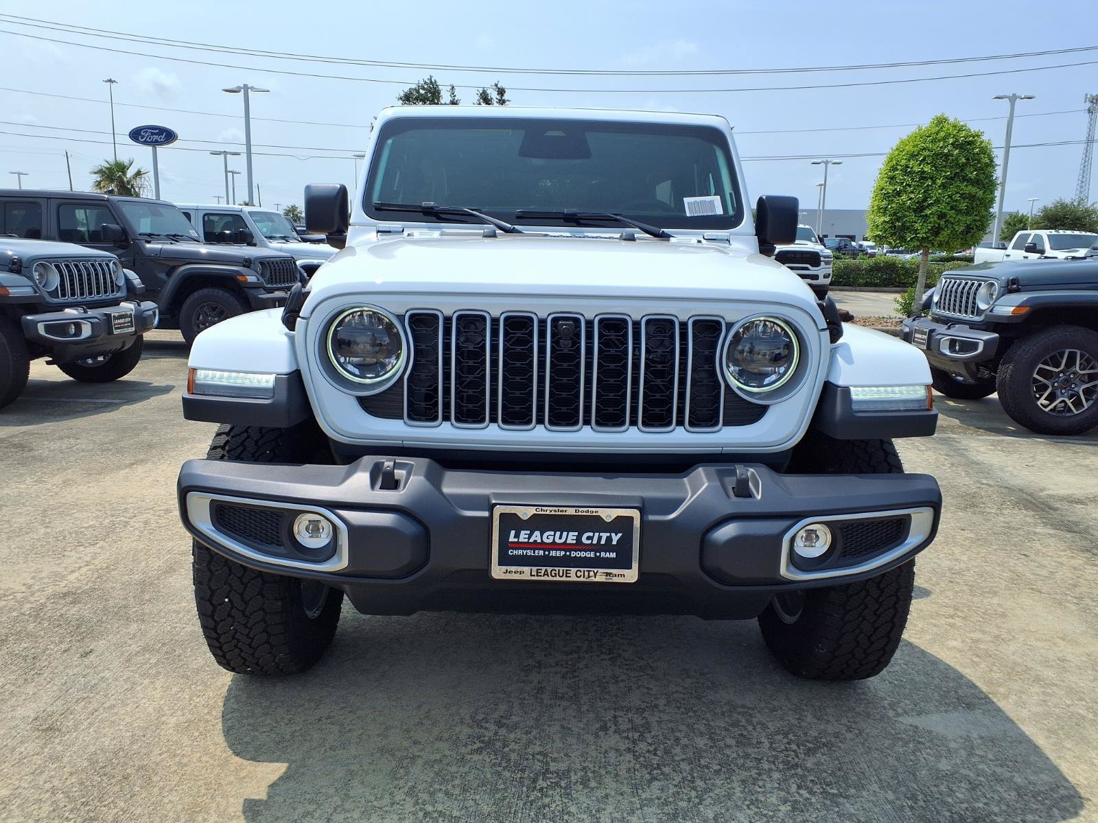 New 2026 Jeep Wrangler Unlimited Sahara AWD/4WD image 5