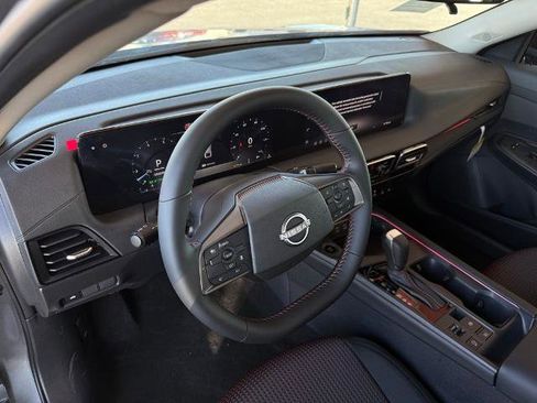 New 2026 Nissan Sentra SR w/ Floor Mat Package FWD image 17