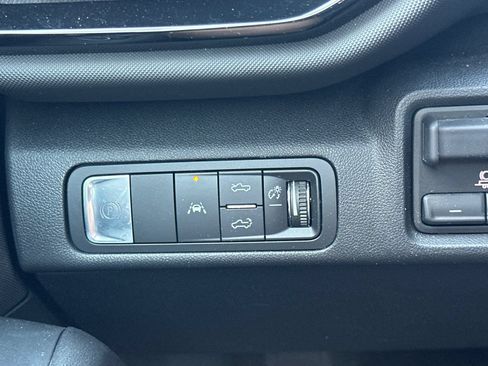 Used 2026 Chevrolet Silverado EV Trail Boss AWD/4WD image 38