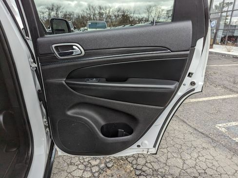 Used 2019 Jeep Grand Cherokee Limited image 33
