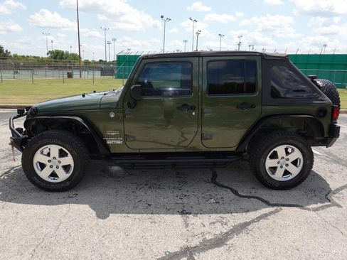 Used 2007 Jeep Wrangler Unlimited Sahara AWD/4WD image 4