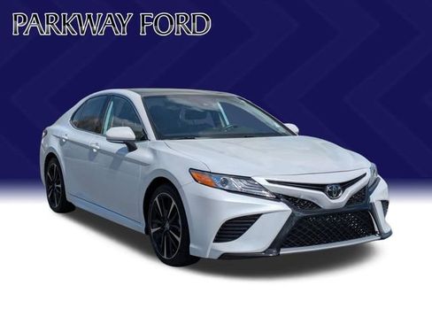 Used 2020 Toyota Camry XSE image 3