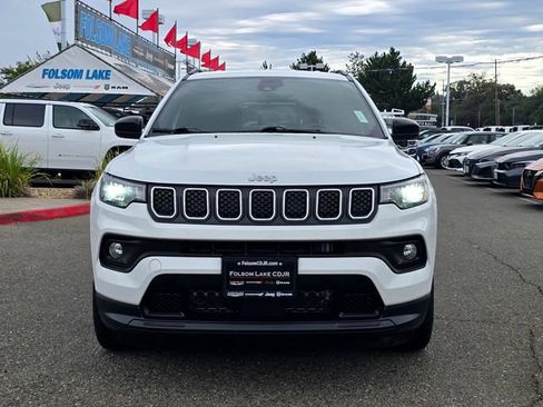 Certified 2024 Jeep Compass Latitude AWD/4WD image 2