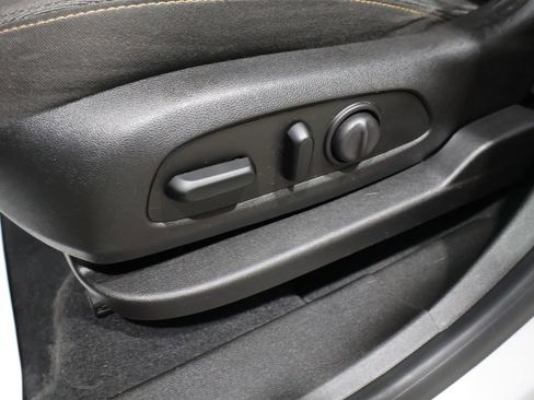 Used 2019 Chevrolet Equinox LT image 12