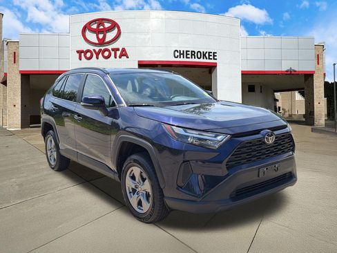 Used 2025 Toyota RAV4 XLE FWD image 3