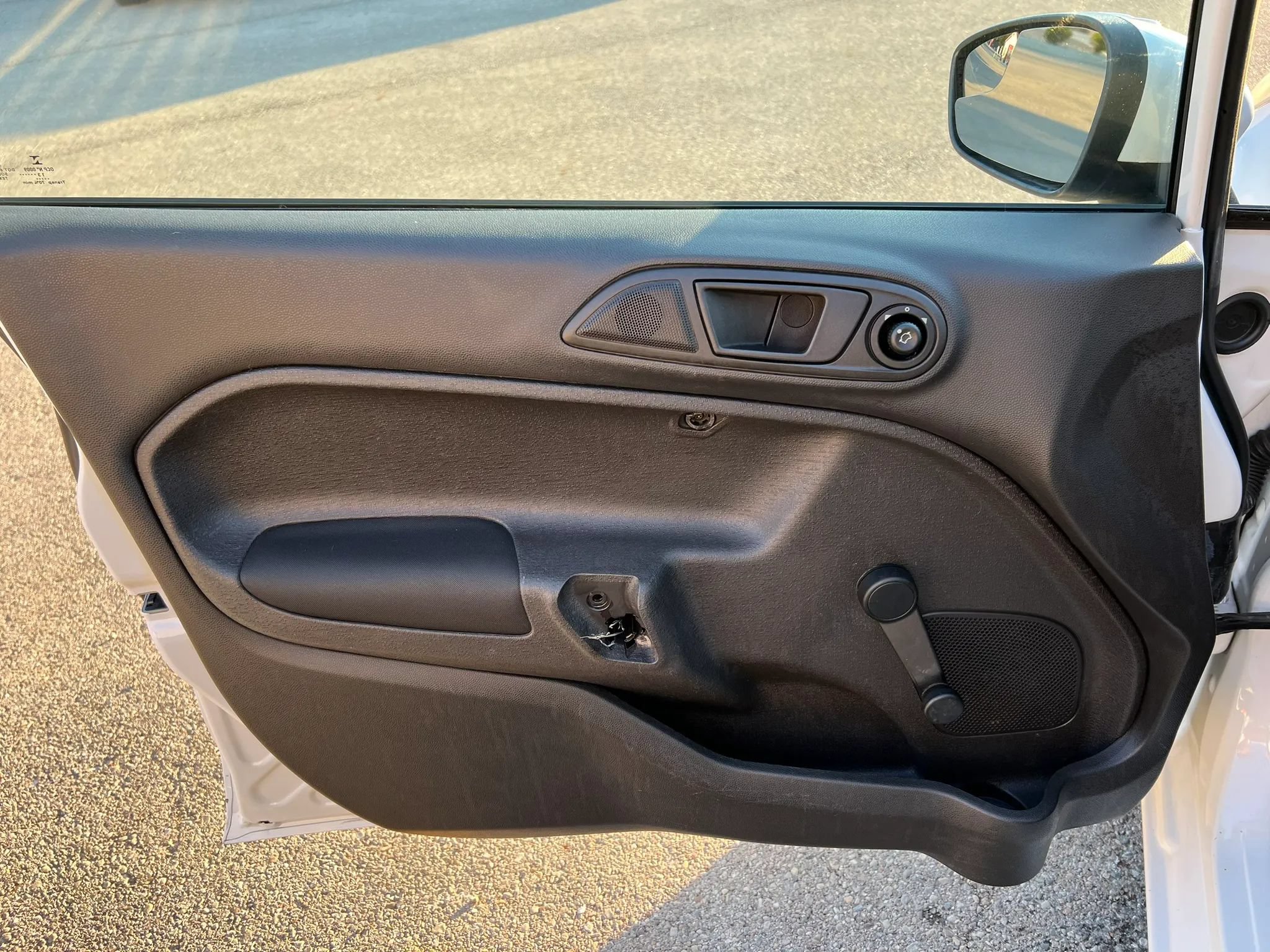 Used 2014 Ford Fiesta S FWD image 21