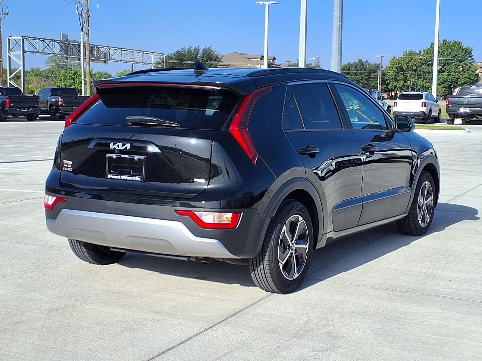 Used 2025 Kia Niro LX FWD image 9