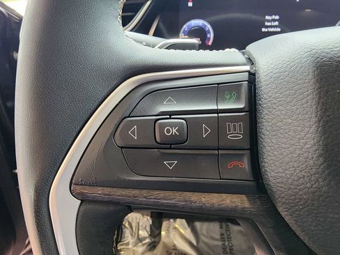 Used 2023 Jeep Grand Cherokee L Limited w/ Luxury Tech Group II RWD image 23