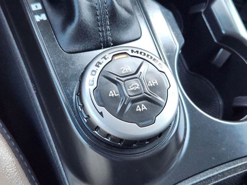 Used 2024 Ford Bronco Wildtrak image 23