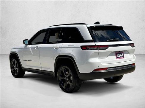 Used 2026 Jeep Grand Cherokee Limited w/ Limited Altitude Package RWD image 13