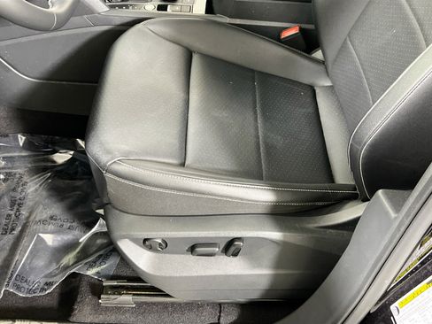 Used 2023 Volkswagen Atlas SE image 18