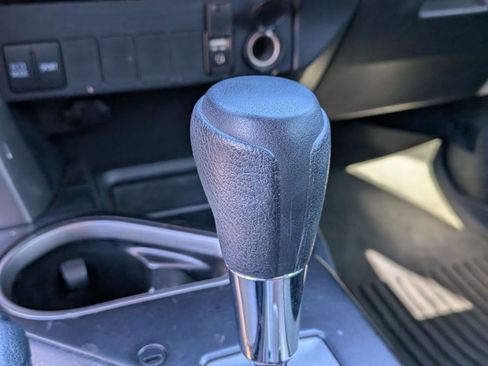 Used 2018 Toyota RAV4 XLE AWD/4WD image 11