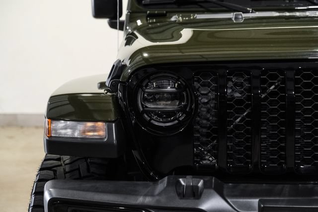 Used 2023 Jeep Gladiator Sport AWD/4WD image 3