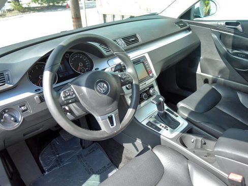 Used 2010 Volkswagen Passat Komfort image 21