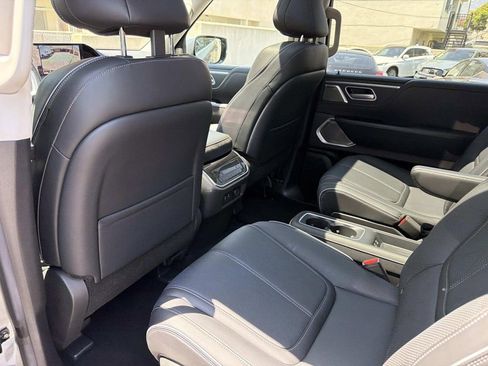 Certified 2025 INFINITI QX80 Sensory AWD/4WD image 12