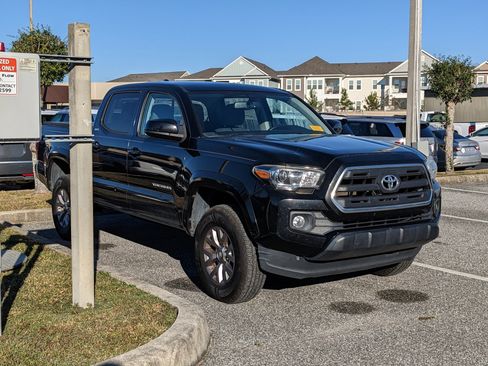 Used 2017 Toyota Tacoma SR5 image 5