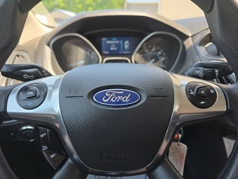 Used 2014 Ford Focus SE FWD image 16