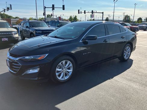 Used 2019 Chevrolet Malibu LT w/ Driver Confidence Package image 6