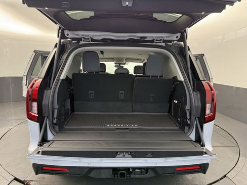 New 2025 Ford Expedition Active image 6