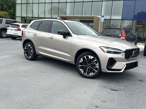 New 2026 Volvo XC90 T8 Core w/ Protection Package Premier image 2