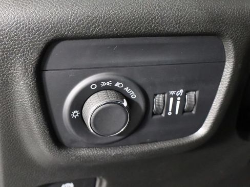 Used 2024 Jeep Grand Cherokee Laredo X RWD image 22