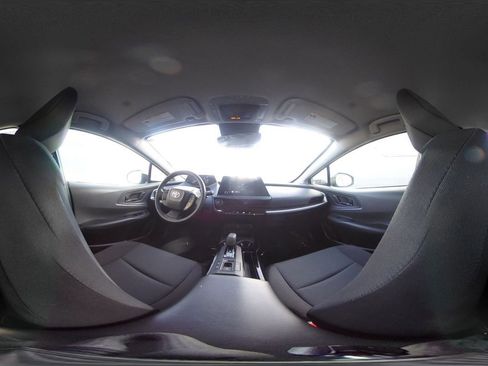 Used 2025 Toyota Prius LE image 38