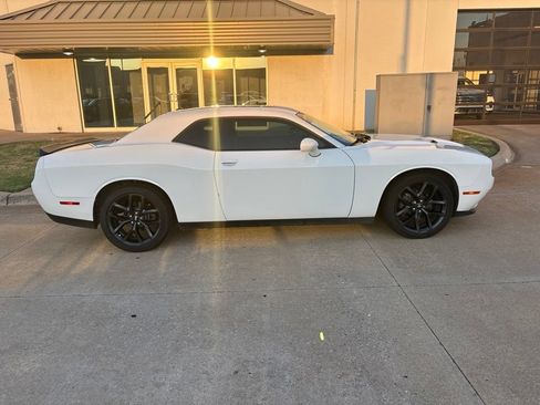 Used 2019 Dodge Challenger SXT w/ Blacktop Package RWD image 3