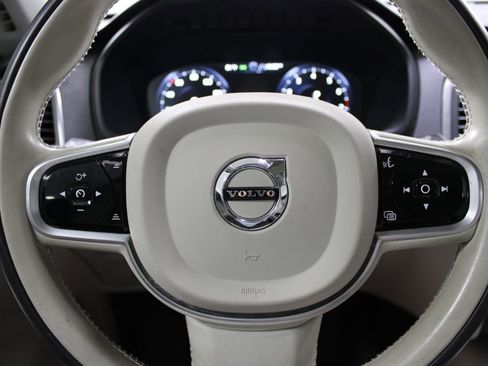 Used 2020 Volvo XC90 T6 Momentum image 23