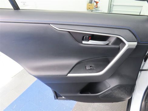 Used 2023 Toyota RAV4 XSE AWD/4WD image 30