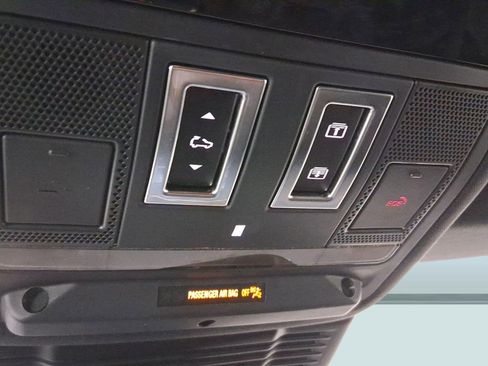 Used 2025 Land Rover Range Rover Evoque S image 17